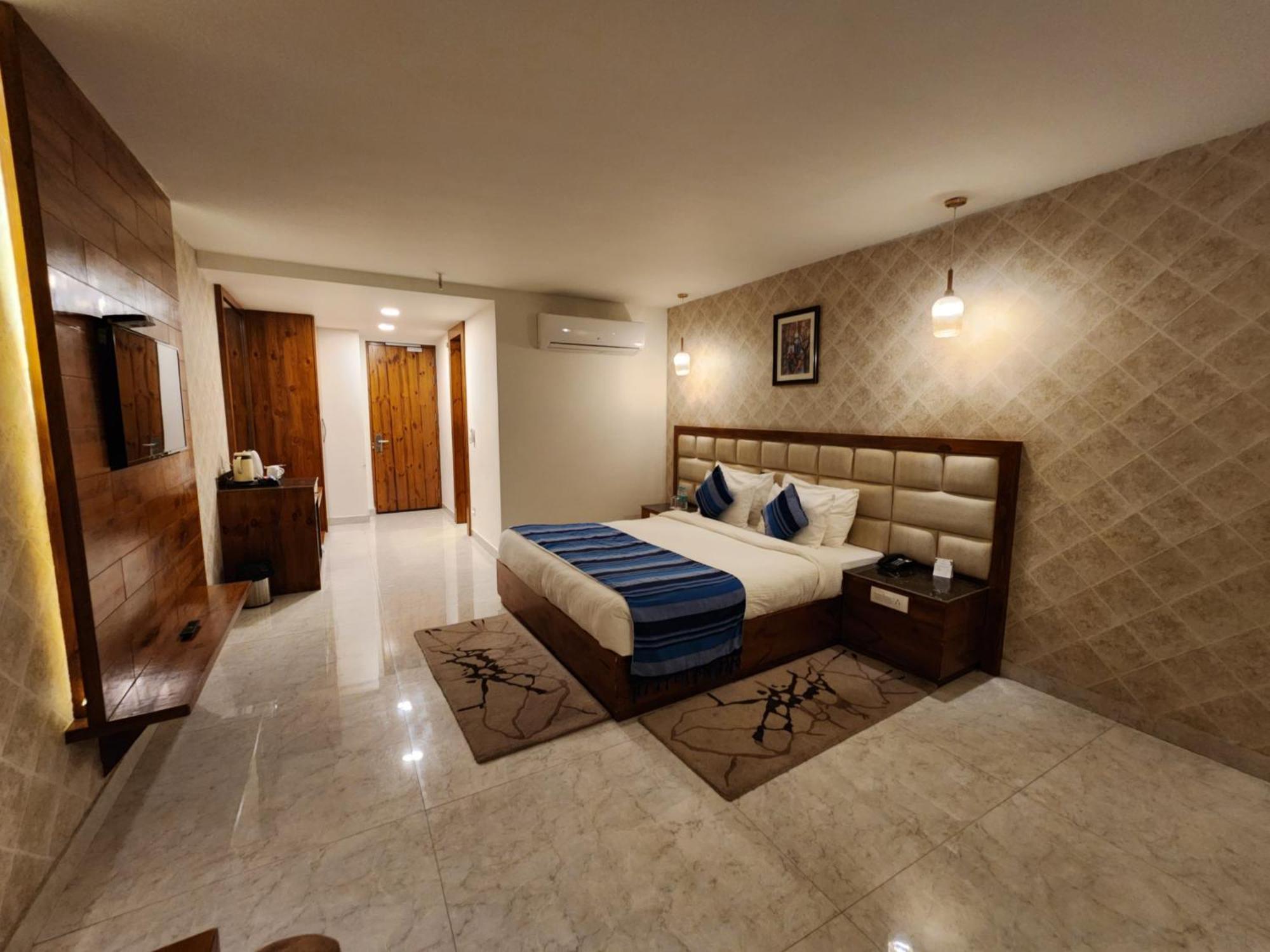 Golden Fern Resort Shimla Exterior foto