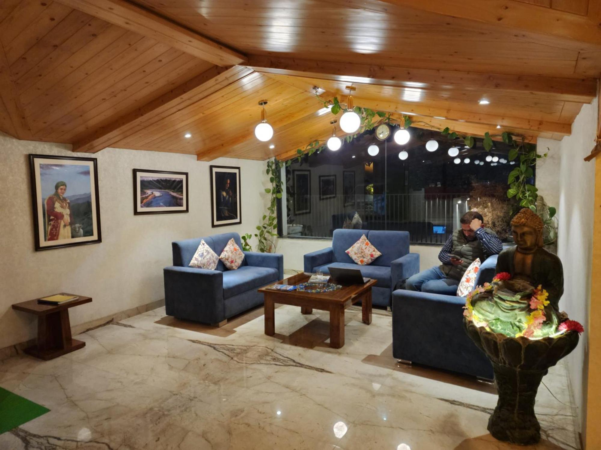 Golden Fern Resort Shimla Exterior foto